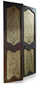 PTL598 - Porta laqueada e pintada, dupla face, época de 1700, medidas cm L 130 x A 257 x P 5